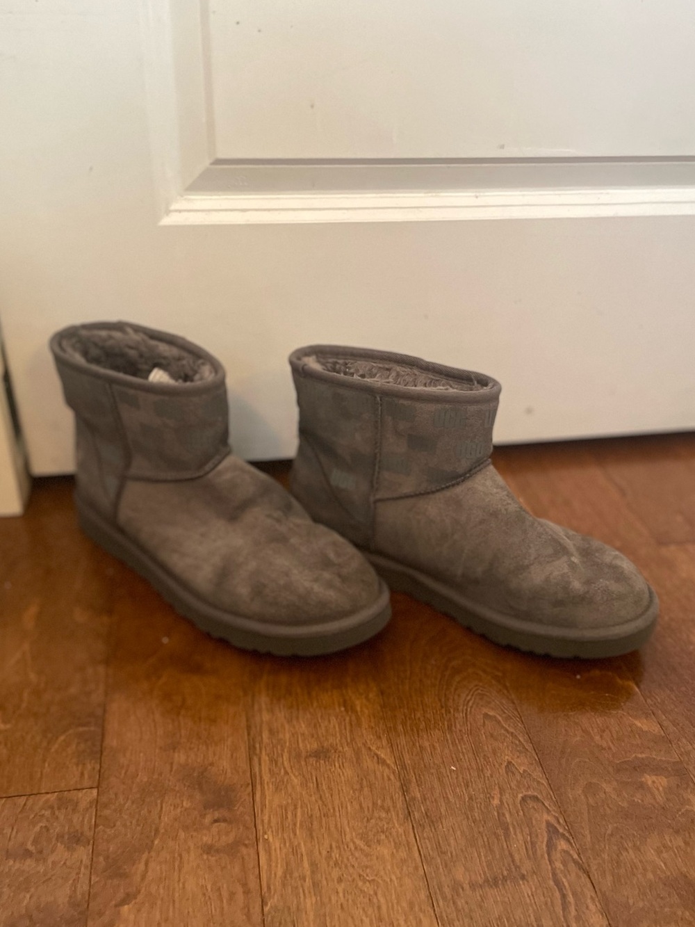 UGG women Short Boots in Gray